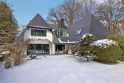 Haus zum Kaufen in Hamburg Wohldorf-Ohlstedt 1.490.000,00 € 380 m² - Hamburg / Wohldorf-Ohlstedt