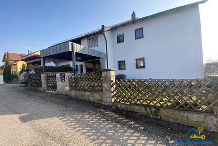 Gemütliche Dachgeschosswohnung mit EBK in ruhiger Lage – ideal für Singles - Regensburg Brandlberg
