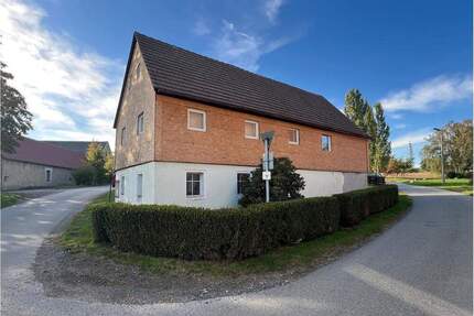 Teilsaniertes Einfamilienhaus mit Charme auf keinem Grundstück - Löbau Kittlitz