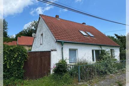 Altes Haus mit Wiesen unweit Gudelacksee bei Lindow - Lindow (Mark)