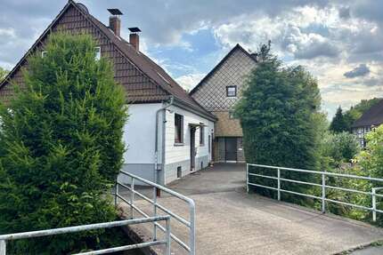 Haus zum Kaufen in Hessisch Oldendorf Fischbeck (Weser) 159.000,00 € 300 m² - Hessisch Oldendorf / Fischbeck (Weser)