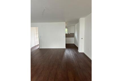 Ruhig gelegene 3 ZKB Wohnung mit Garten & kleiner Terrasse - Bruchmühlbach-Miesau