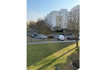 Renovierte 3-Zimmer Wohnung - 1.200,00&nbsp;EUR Kaltmiete, ca.&nbsp; 70,00&nbsp;m&sup2; in Hannover (PLZ: 30657) Bothfeld-Vahrenheide