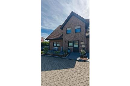 moderne 4-Zimmer-Wohnung 1.OG - 940,00&nbsp;EUR Kaltmiete, ca.&nbsp; 127,00&nbsp;m&sup2; in Wietmarschen (PLZ: 49835)