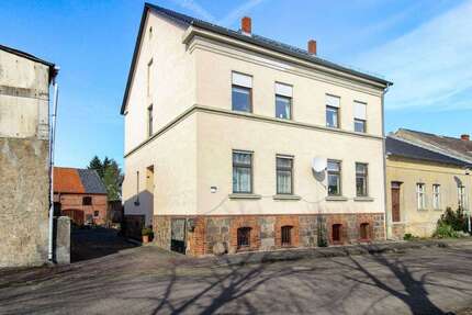 Haus zum Kaufen in Karstädt 170.000,00 € 218.26 m²