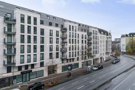 + Vermietetes Wohnungstrio mit drei Stellplätzen in top Lage + - Hamburg Harvestehude