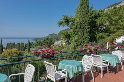 6 Tage Urlaub am Gardasee in Garda mit Halbpension - Erlangen Bruck
