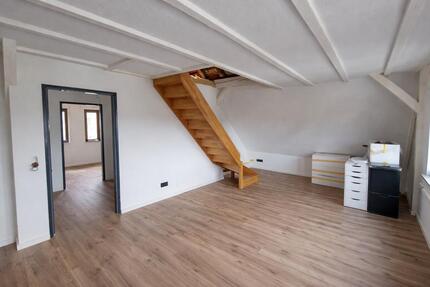 2,5 Zimmer Wohnung mit Dachspitze 70m2 ab sofort - Hanau Lamboy