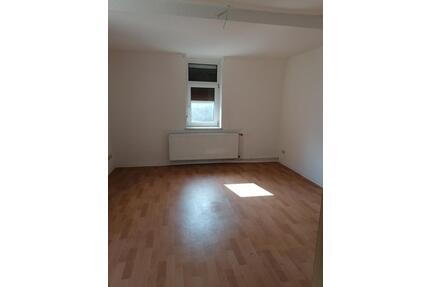 HELLE GROßZÜGIGE 4- RAUM- WOHNUNG in MANSFELD