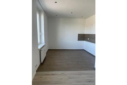 Tolle 2 Raum Wohnung - 290,00&nbsp;EUR Kaltmiete, ca.&nbsp; 48,00&nbsp;m&sup2; in Hohenstein-Ernstthal (PLZ: 09337)