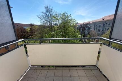 Neu sanierte 4 RWG mit Balkon zu vermieten! - Dresden Plauen