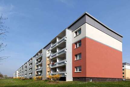 Wohnung zum Mieten in Halle (Saale) 353,15 € 56.96 m²