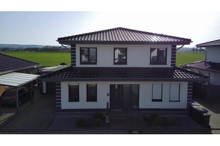 Freistehendes Zweifamilienhaus mit Garten und 2 Garagen - Euskirchen Dom-Esch