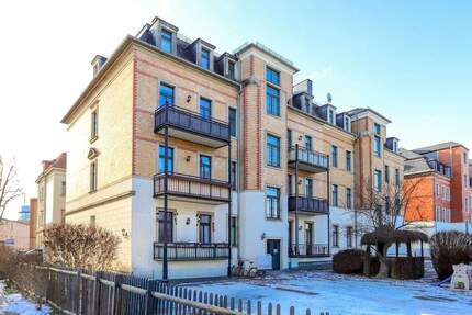 +++ Gehobene 4-Zimmer-Altbauwohnung mit saniertem Bad, 2 Balkonen und sep. Hobbyraum +++ - Dresden Pieschen-Nord/Trachenberge