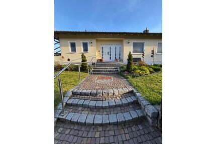 Bungalow in ruhiger Lage - 729.000,00&nbsp;EUR Kaufpreis, ca.&nbsp; 208,00&nbsp;m&sup2; in Herzogenaurach (PLZ: 91074)