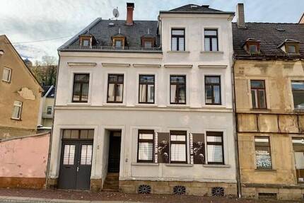 Wohnhaus mit Nebengebäude im Hof ! - Mylau