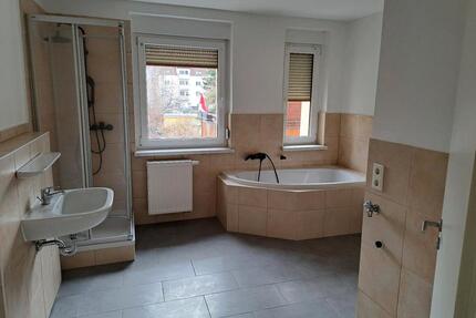 Große 2 Raum Wohnung mit großem Südbalkon von privat - Merseburg