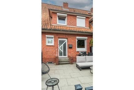 Reihenmittelhaus mit zusätzlichem Raum, Garten & 2 Terrassen - Seevetal Hagolt