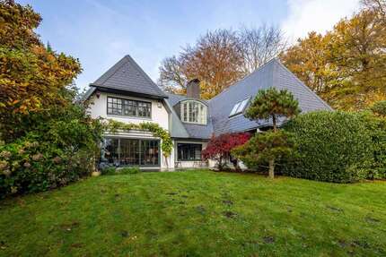 Haus zum Kaufen in Hamburg Wohldorf-Ohlstedt 1.490.000,00 € 380 m² - Hamburg / Wohldorf-Ohlstedt