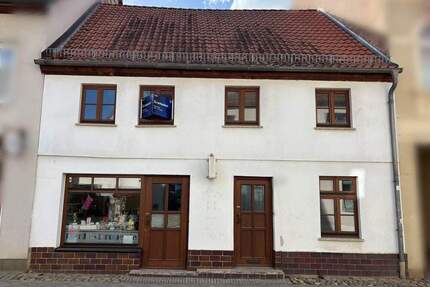Kleines Reihenmittelhaus mit Grundstück im Zentrum der Stadt ! - Stavenhagen Stavenhagen, Reuterstadt