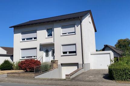 Zweifamilienhaus in Voßwinkel – EG bezugsfertig von Privat - Arnsberg Holzen