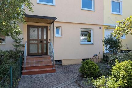 Privatverkauf: Reihenmittelhaus in Nürnberg-Laufamholz