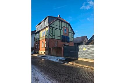 Zweifamilienhaus mit Potenzial - 250.000,00&nbsp;EUR Kaufpreis, ca.&nbsp; 240,00&nbsp;m&sup2; in Kranichfeld (PLZ: 99448)