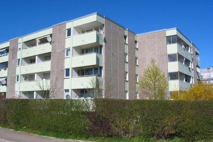 Fürstenfeldbruck, helle 2,5-Zi.-Whg. mit EBK, Balkon und Garage