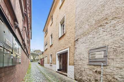 Haus zum Kaufen in Rüdesheim am Rhein Assmannshausen 210.000,00 € 154 m² - Rüdesheim am Rhein / Assmannshausen