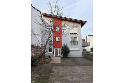 **Großzügiges Einfamilienwohnhaus in ruhiger Ortslage von Gelnhausen-Roth**