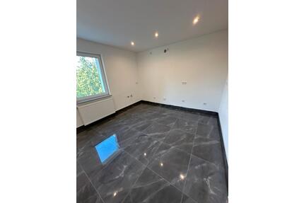 4ZKB Wohnung WG geeignet 140m2 Kernsaniert zu vermieten - Kassel Bettenhausen