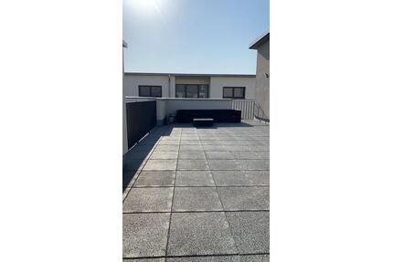 Wohnung mit großer Südterrasse - 900,00&nbsp;EUR Kaltmiete, ca.&nbsp; 62,00&nbsp;m&sup2; in Gensingen (PLZ: 55457)