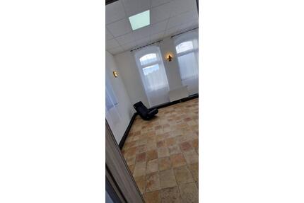 Schöne Lichtdurchflutete 2 zimmer Wohnung + Küche mit Blick aufs - Würzburg Heuchelhof