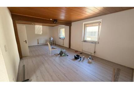 Frisch renovierte 3-Zimmer-Wohnung mit ca. 92 m² in Hauptstuhl - Queidersbach