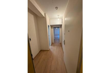 Attraktive, neu sanierte 3 Zimmer-Wohnung in Hamburg-Wandsbeck