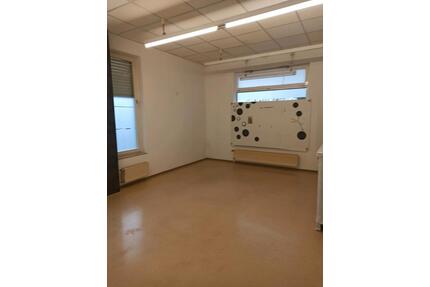 Singen Gewerbe Raum - 650,00&nbsp;EUR Kaltmiete, in Singen (Hohentwiel) (PLZ: 78224)