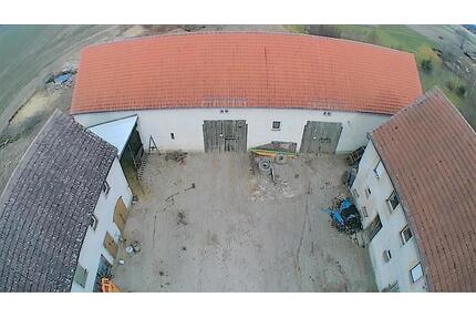 Vier- Seitenhof Bauernhof - 185.000,00&nbsp;EUR Kaufpreis, ca.&nbsp; 240,00&nbsp;m&sup2; in Malschwitz (PLZ: 02694)