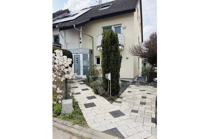 Doppelhaushälfte In Eschbach - 639.000,00&nbsp;EUR Kaufpreis, ca.&nbsp; 184,00&nbsp;m&sup2;&nbsp;Wohnfl&auml;che in Eschbach (PLZ: 79427)