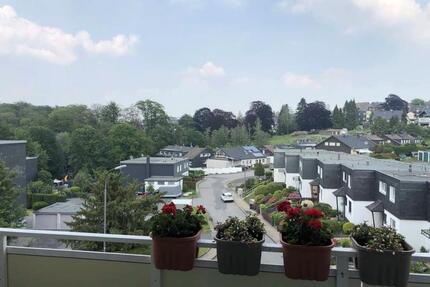 Stadtnahes gut geschnittene 3 Zimmer Wohnung mit Balkon - Wermelskirchen