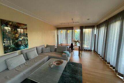 Möblierte 2-Zimmer-Wohnung mit Balkon & Tiefgarage - Berlin Charlottenburg-Wilmersdorf