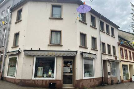 Wohn- und Geschäftshaus mit 2 Ladenlokalen und 2 Wohnungen in Merzig zu verkaufen!