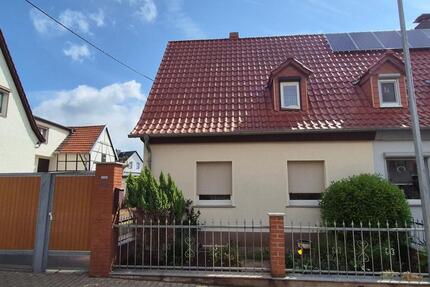 Einfamilienwohnhaus als Doppelhaushälfte - Wallhausen
