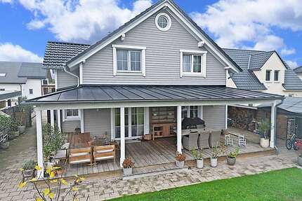 Haus zum Kaufen in Bad Salzuflen 600.000,00 € 203.22 m²