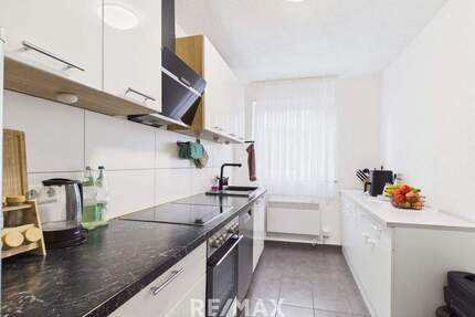 Renovierte 3-Zimmer-Wohnung mit Balkon, Einbauküche & Stellplatz - Waiblingen-Hohenacker