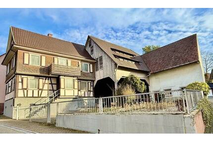 Fachwerkhaus mit großem Grundstück in bester Lage von Friesenheim - Ihr Sanierungsprojekt!