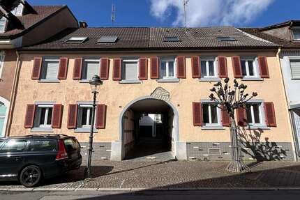 Haus zum Kaufen in Müllheim 1.320.000,00 € 653 m²