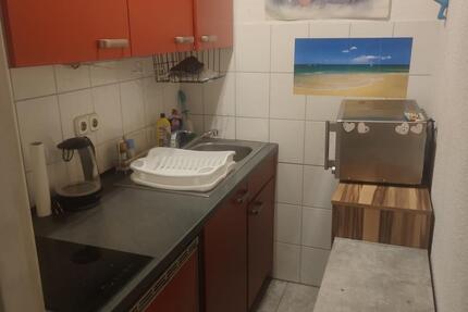 Helle 1 Zimmer 30 qm2 Wohnung mit ablöse 1500 - Frankfurt am Main Sachsenhausen