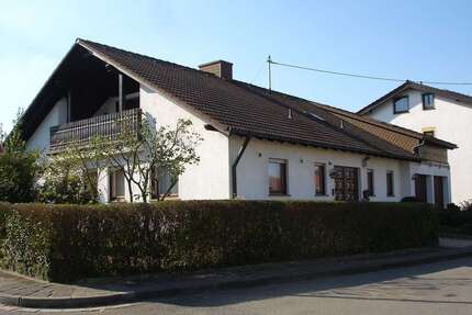 Haus zum Mieten in Mehlingen 1.700,00 € 230 m²