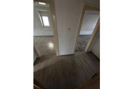 Menden 3 Zimmer +BALKON - 985,00&nbsp;EUR Kaltmiete, ca.&nbsp; 105,00&nbsp;m&sup2; in Menden (Sauerland) (PLZ: 58710) Berkenhofskamp