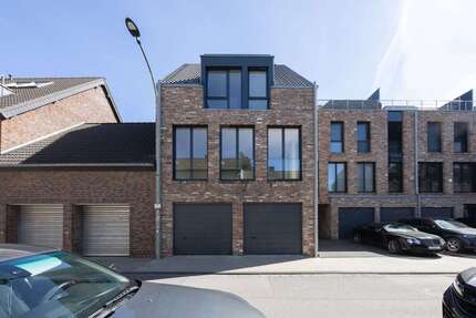 Haus zum Kaufen in Meerbusch 1.690.000,00 € 260 m²